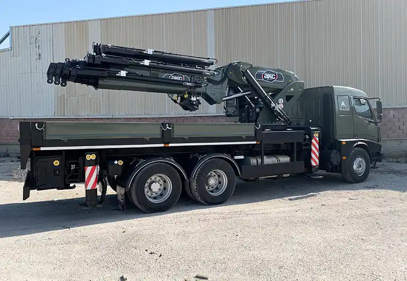 AKC 105.001 XL7 Katlanır Bomlu Vinç