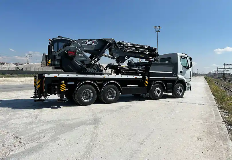 AKC 135.002 L6 / L5 Katlanır Bomlu Vinç
