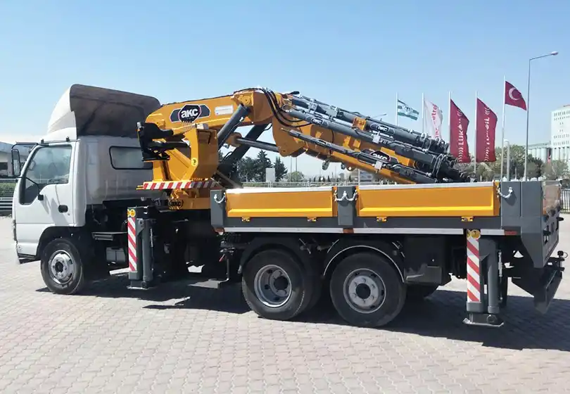 AKC 30.001 FS6 Katlanır Bomlu Vinç