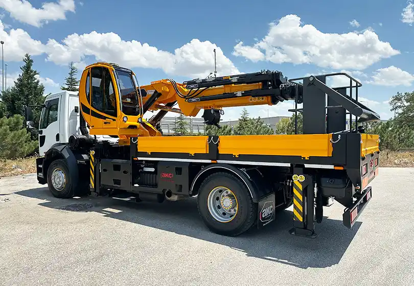 AKC 45.001 FS6 Katlanır Bomlu Vinç