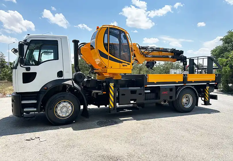 AKC 45.001 FS6 Katlanır Bomlu Vinç