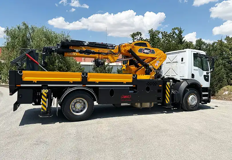 AKC 45.001 FS6 Katlanır Bomlu Vinç