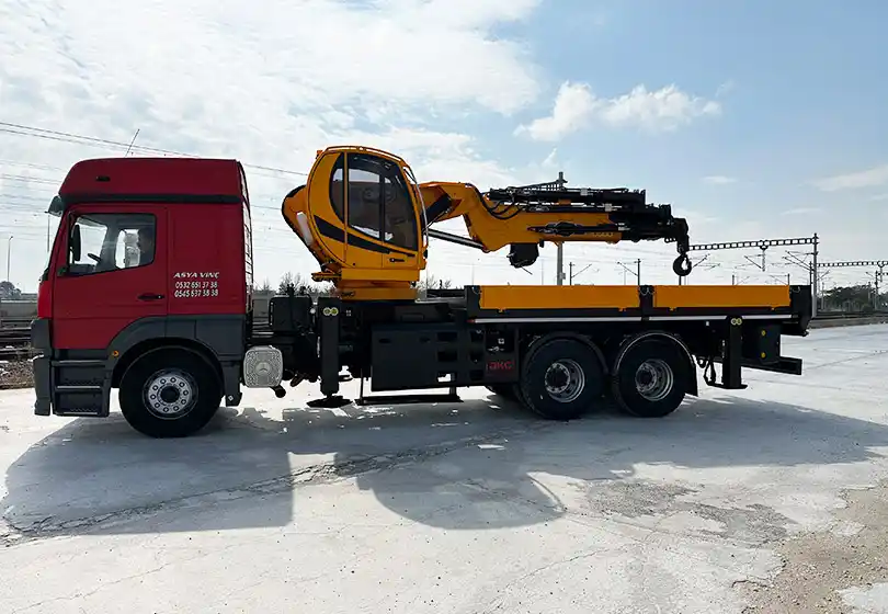 AKC 80.001 FS 7 Katlanır Bomlu Vinç