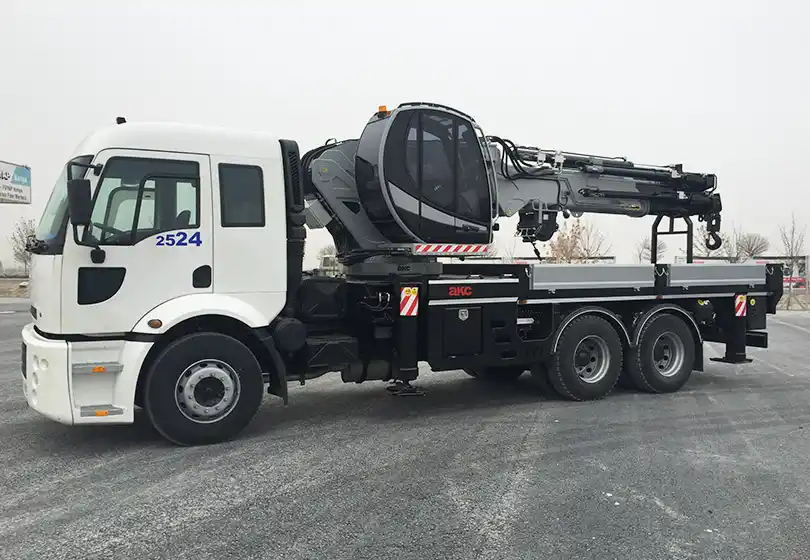 AKC 90.001 L7 Katlanır Bomlu Vinç