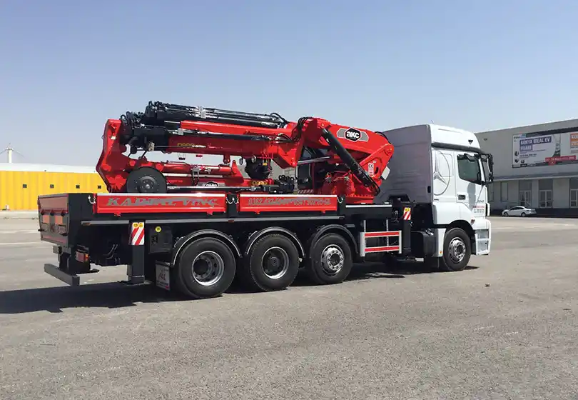 AKC 90.002 L6 / L4 Katlanır Bomlu Vinç